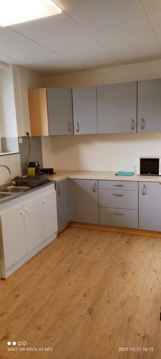 C'est une maison bleue - Housity