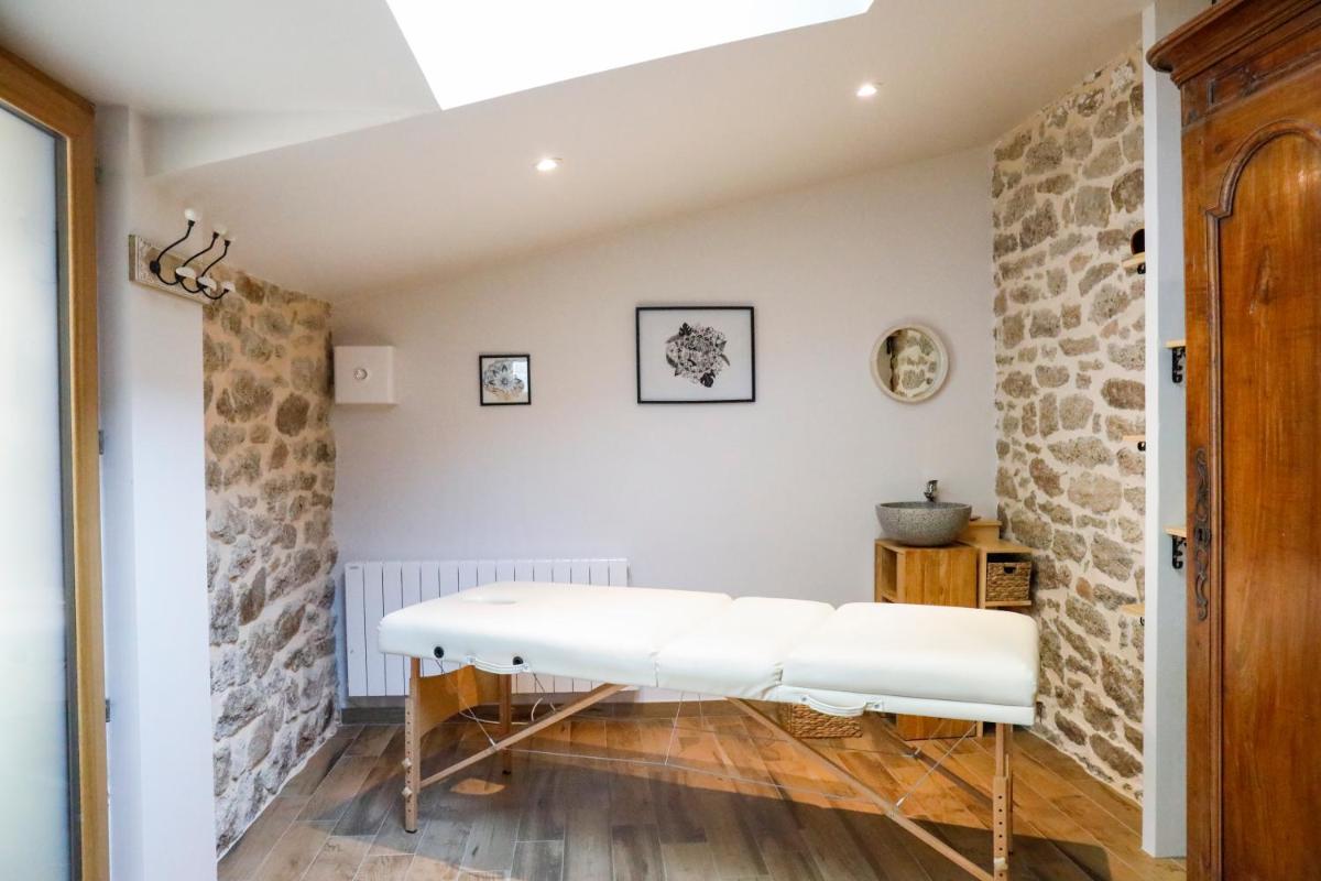 Des Feuilles et Des Hiboux - Housity