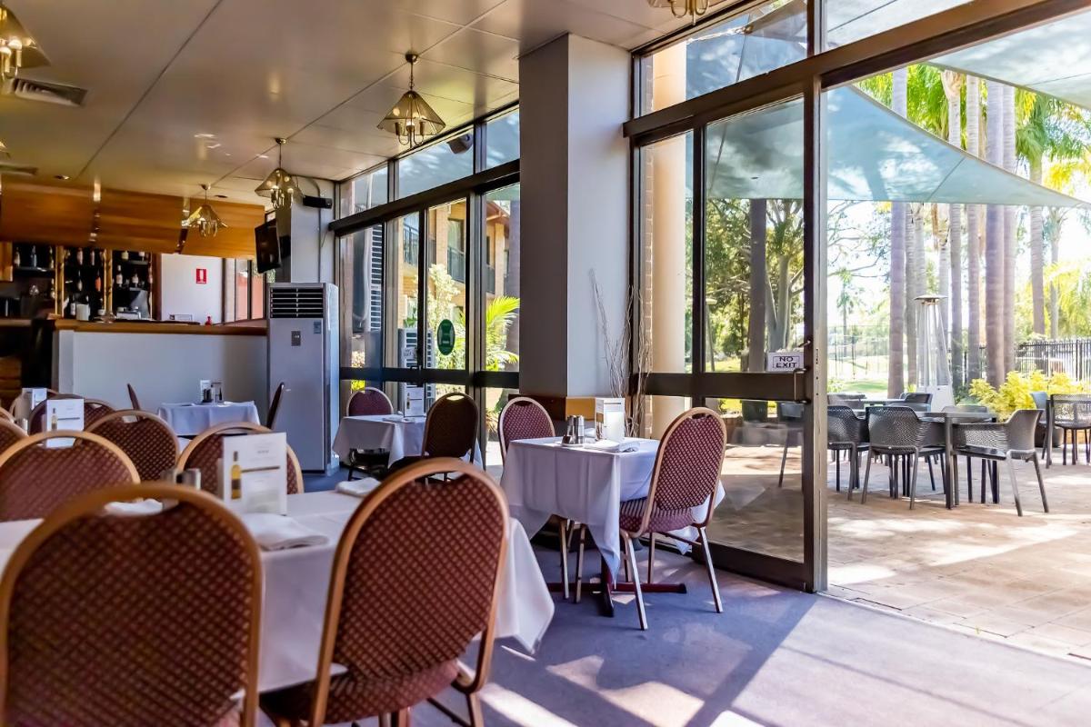 Charbonnier Motor Inn - Housity