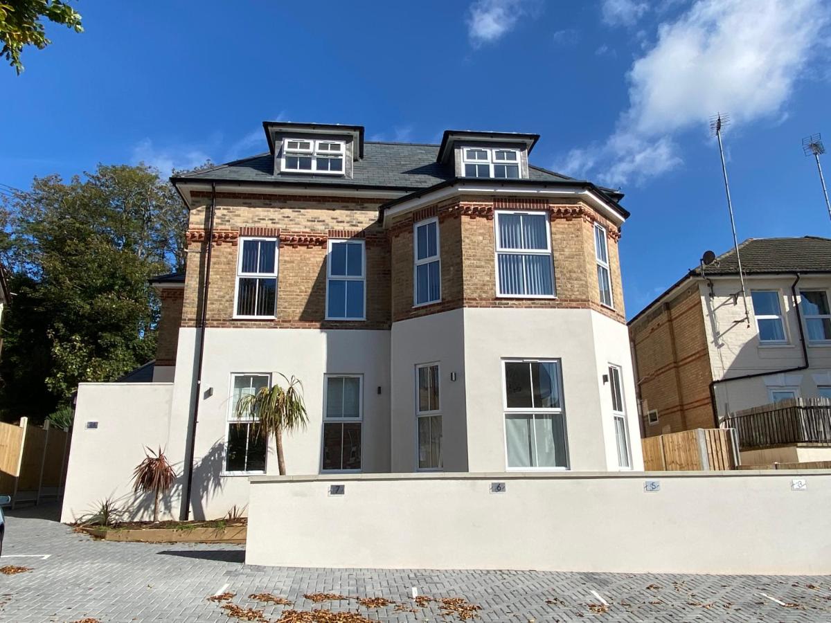 Beautifully Furnished 1 Bed Town Centre Apartment - Housity