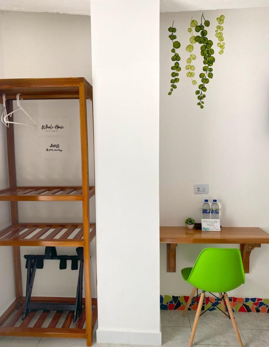 Whale House Hotel - Housity