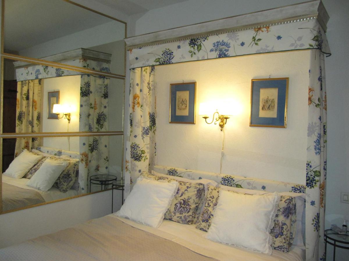 Castrum di Serravalle - Housity