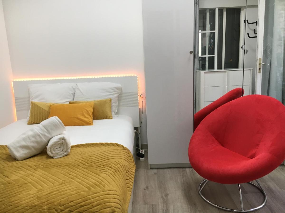 Exceptionnelle maison de ville ✧Cour privée ✧Métro - Housity