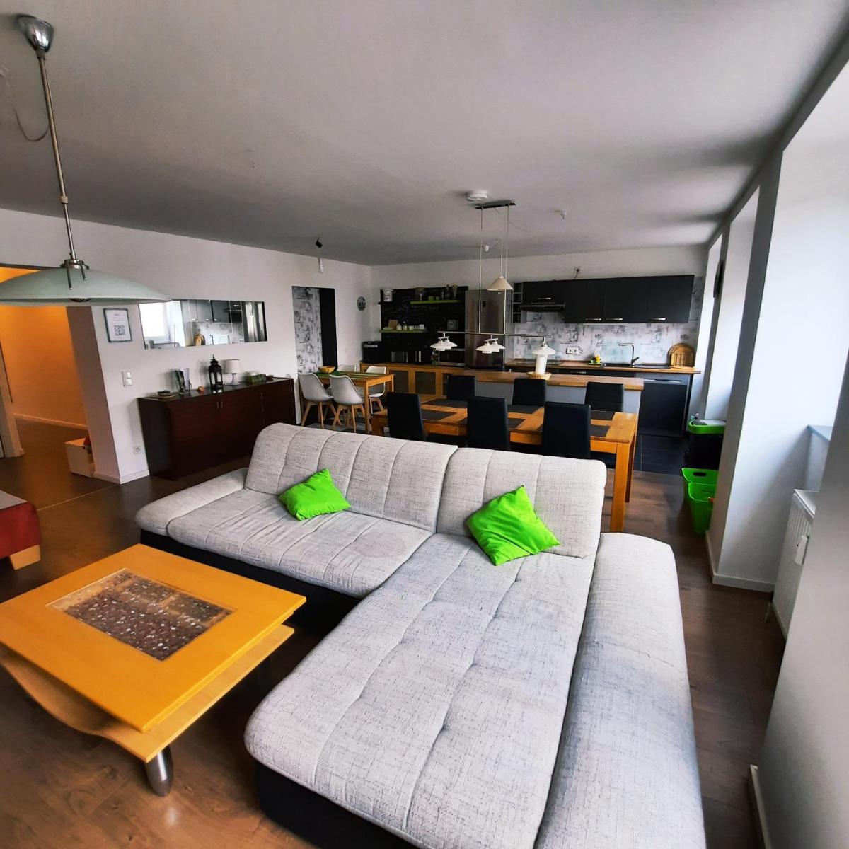 FULL FLAT 3 BEDROOMS SAARBRUCKEN CENTER -11 PEOPLE - Housity