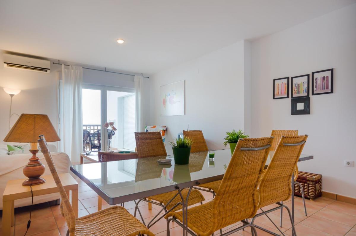 Apartamentos MAS Conil - Housity