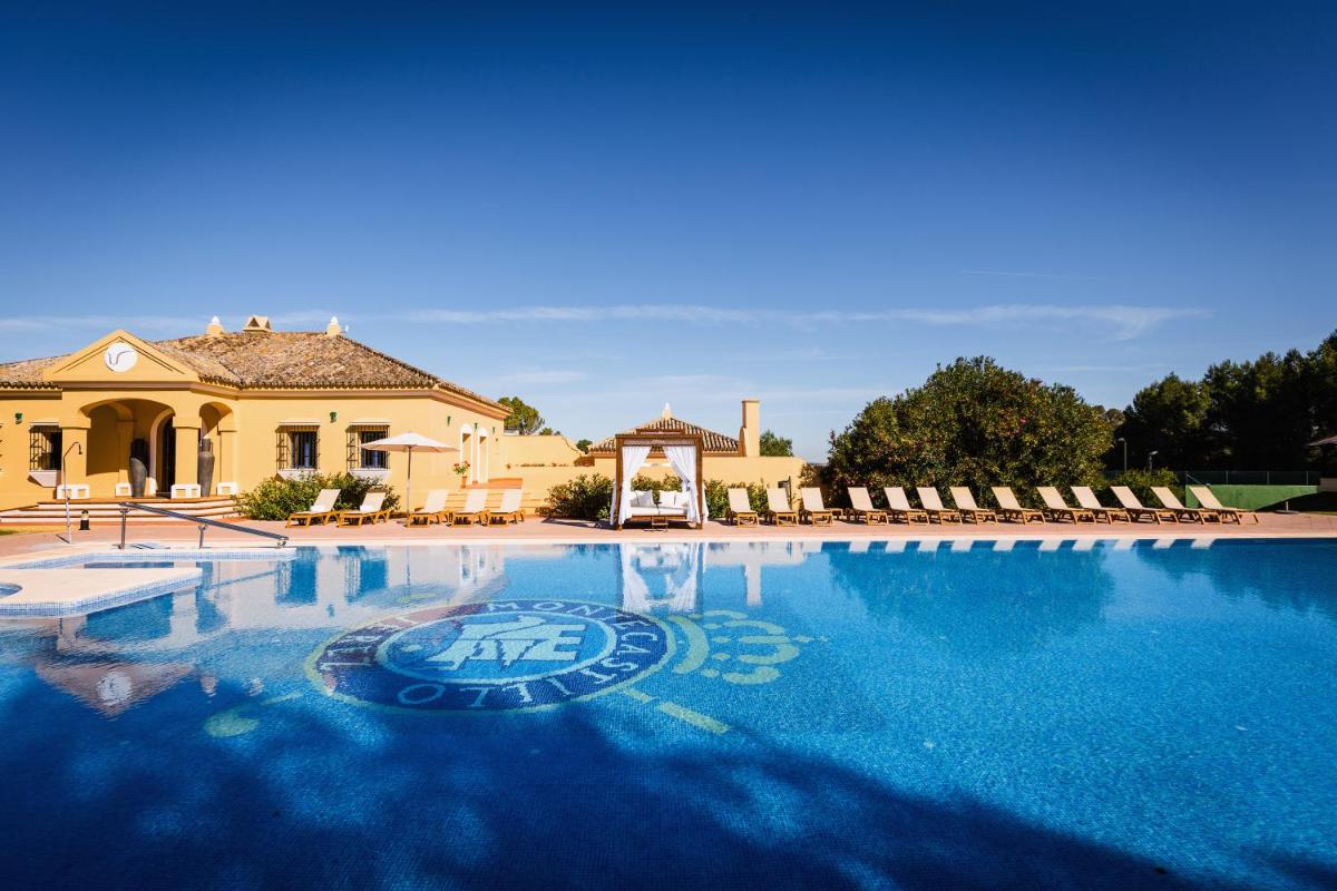 Piscina en o cerca de Barceló Montecastillo Golf
