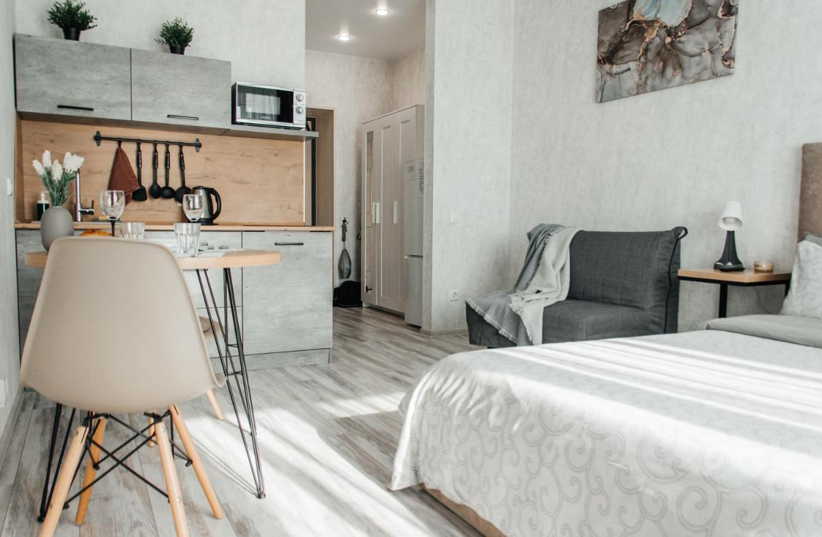 Петрова 221д/1, Отличная квартира посуточно! - Housity
