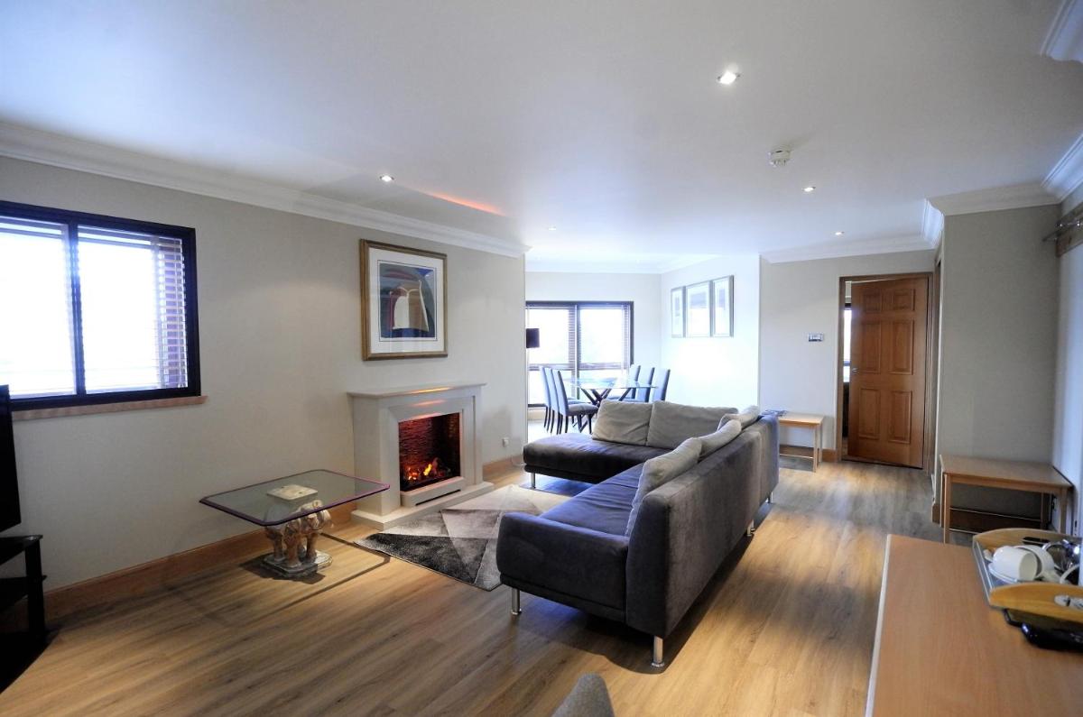 The Mansefield Hotel - Housity