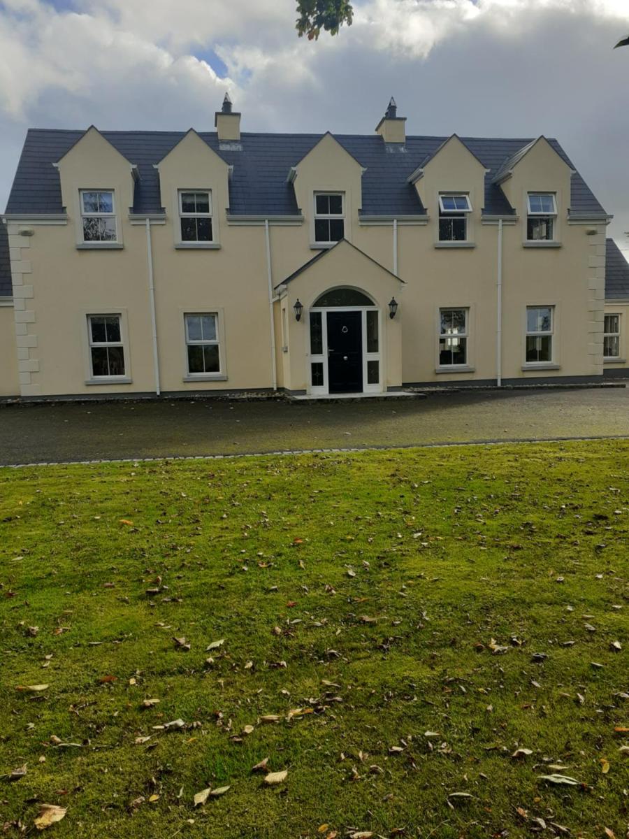 Magnificent House Bed No2 Double Room - Housity