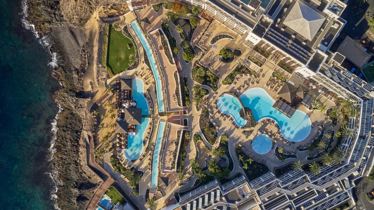 Piscina en o cerca de Secrets Lanzarote Resort & Spa - Adults Only (+18)