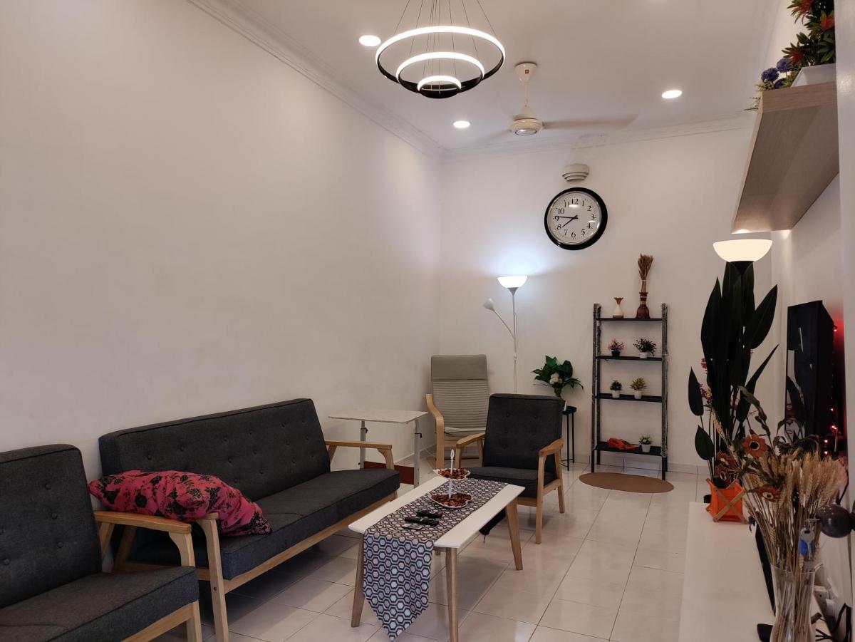 Ubaid Homestay - Housity