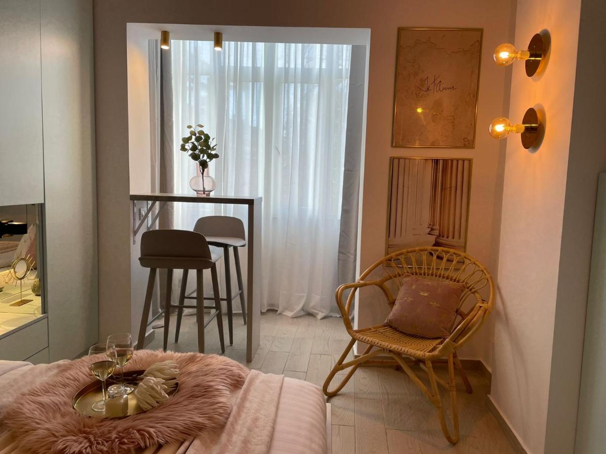 MARSHMALLOW - Homey Central Studio - Housity