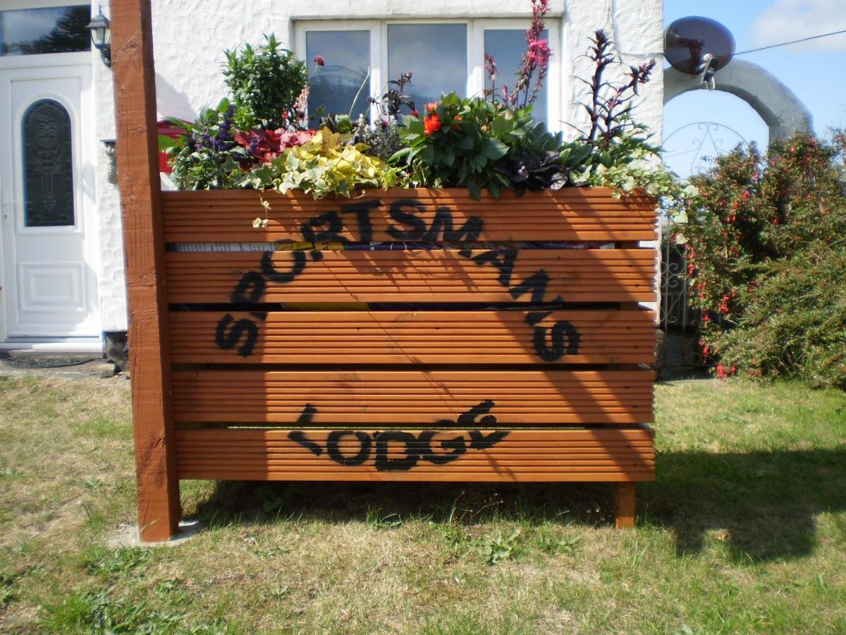Sportsmans Lodge Bed and Breakfast - Housity