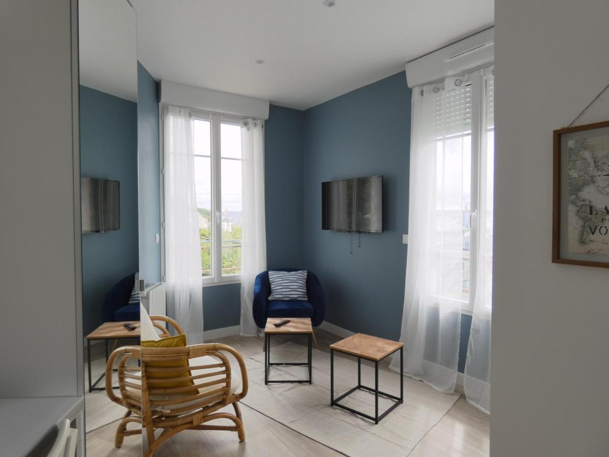 Superbe studio lumineux, jolie vue mer [LeDellec] - Housity