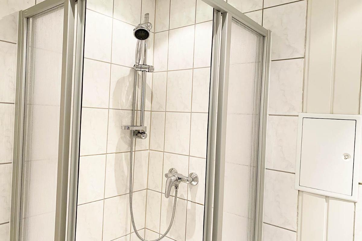 Suitetrails - Renovierte Work & Stay Apartments mit Balkon in Bitterfeld-Wolfen