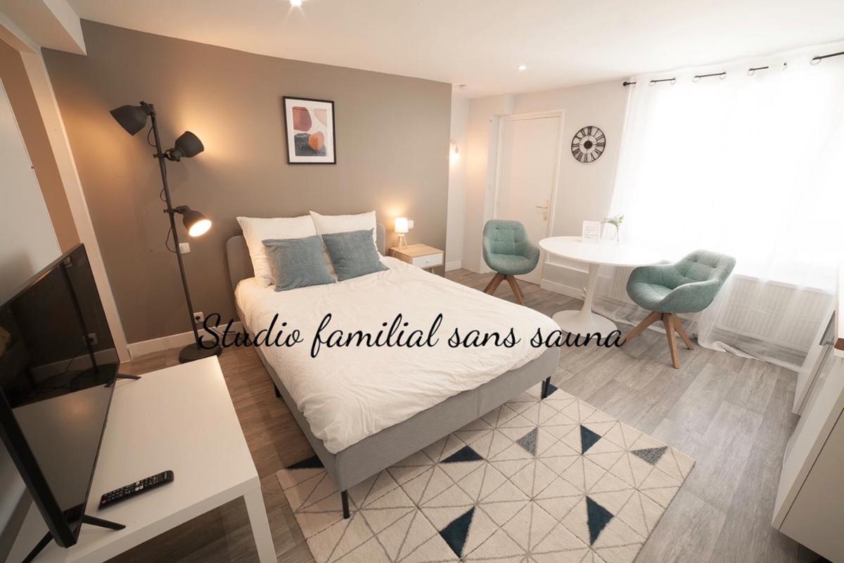 PRESTIGELOC Luxury 3 Studios au choix - 2 avec SAUNA PRIVÉ GRATUIT et 1 Sans - Centre ville d'Orléans - Housity