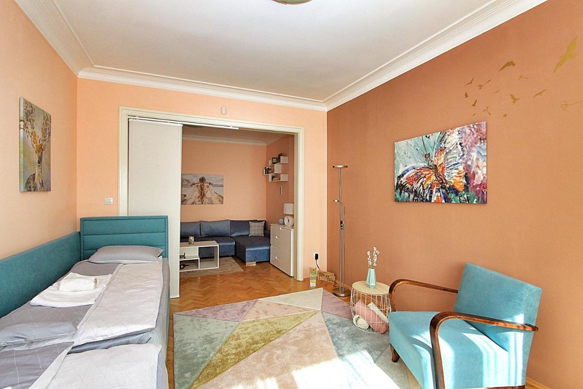 Suitetrails - Colorful apartment