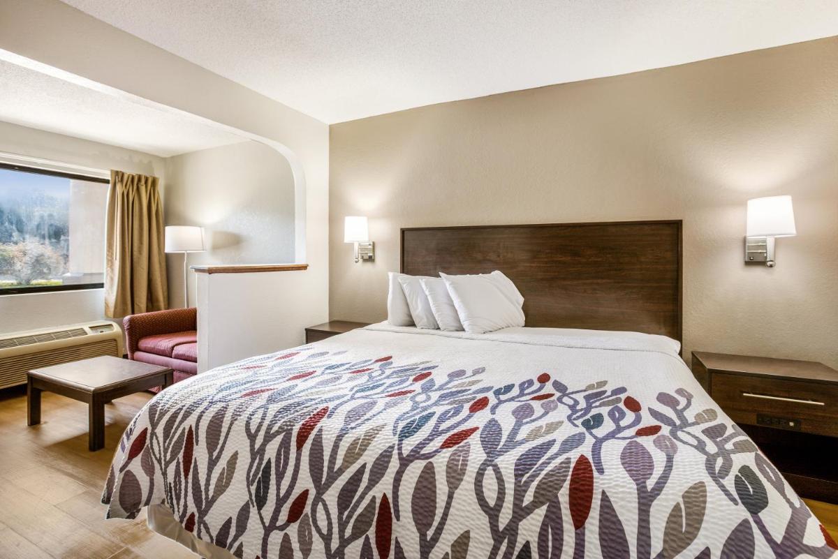 Red Roof Inn Fayetteville I-95 - Housity