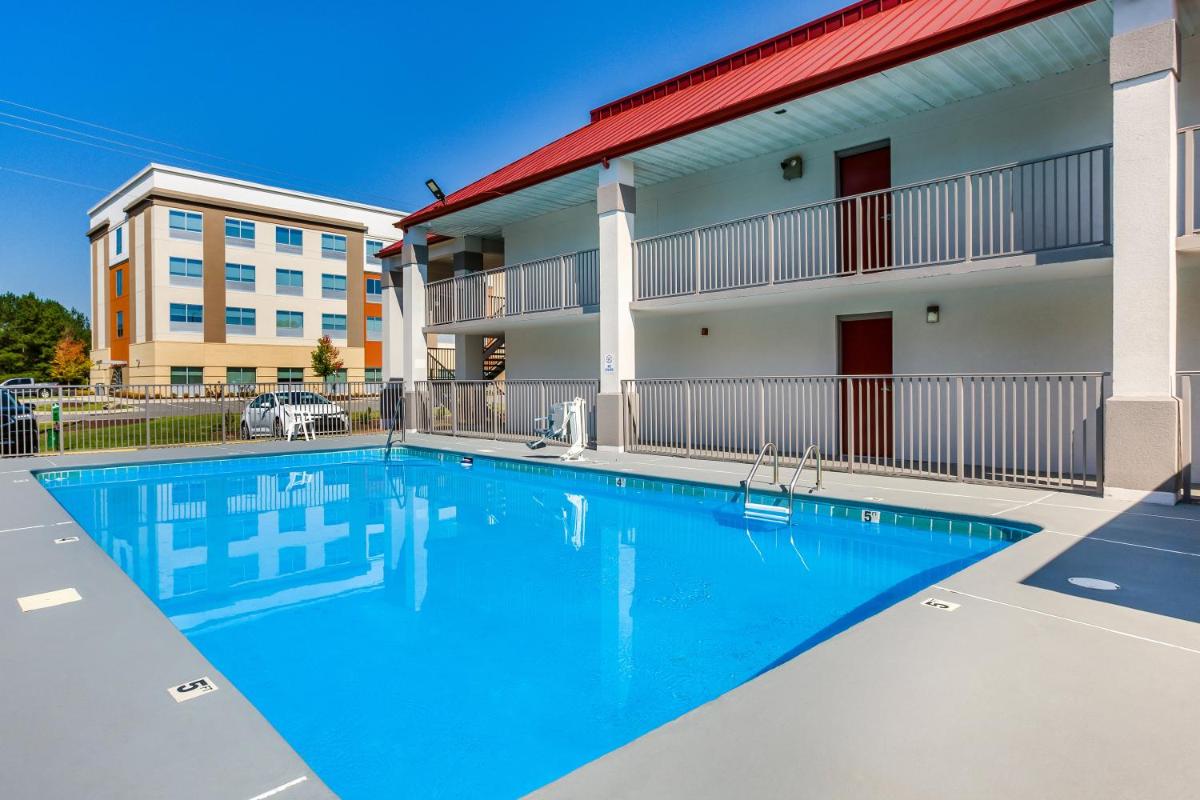 Red Roof Inn Fayetteville I-95 - Housity