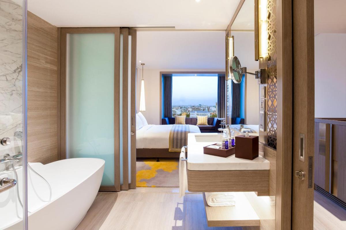 Crowne Plaza Vientiane by IHG - Hizvo