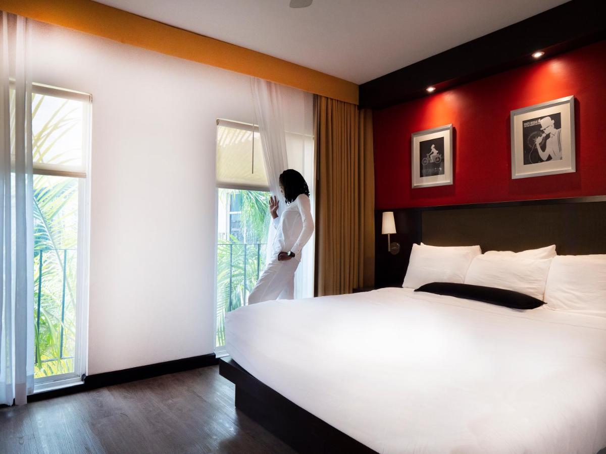 Suitetrails - Spanish Court Hotel - A Small Luxury Hotel
