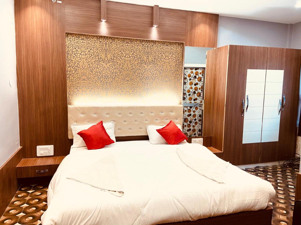 Hotel Nishi - Housity