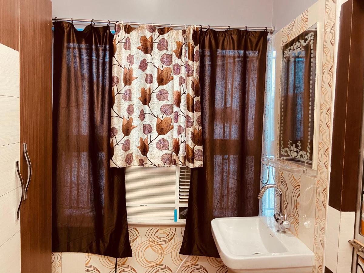 Hotel Nishi - Housity