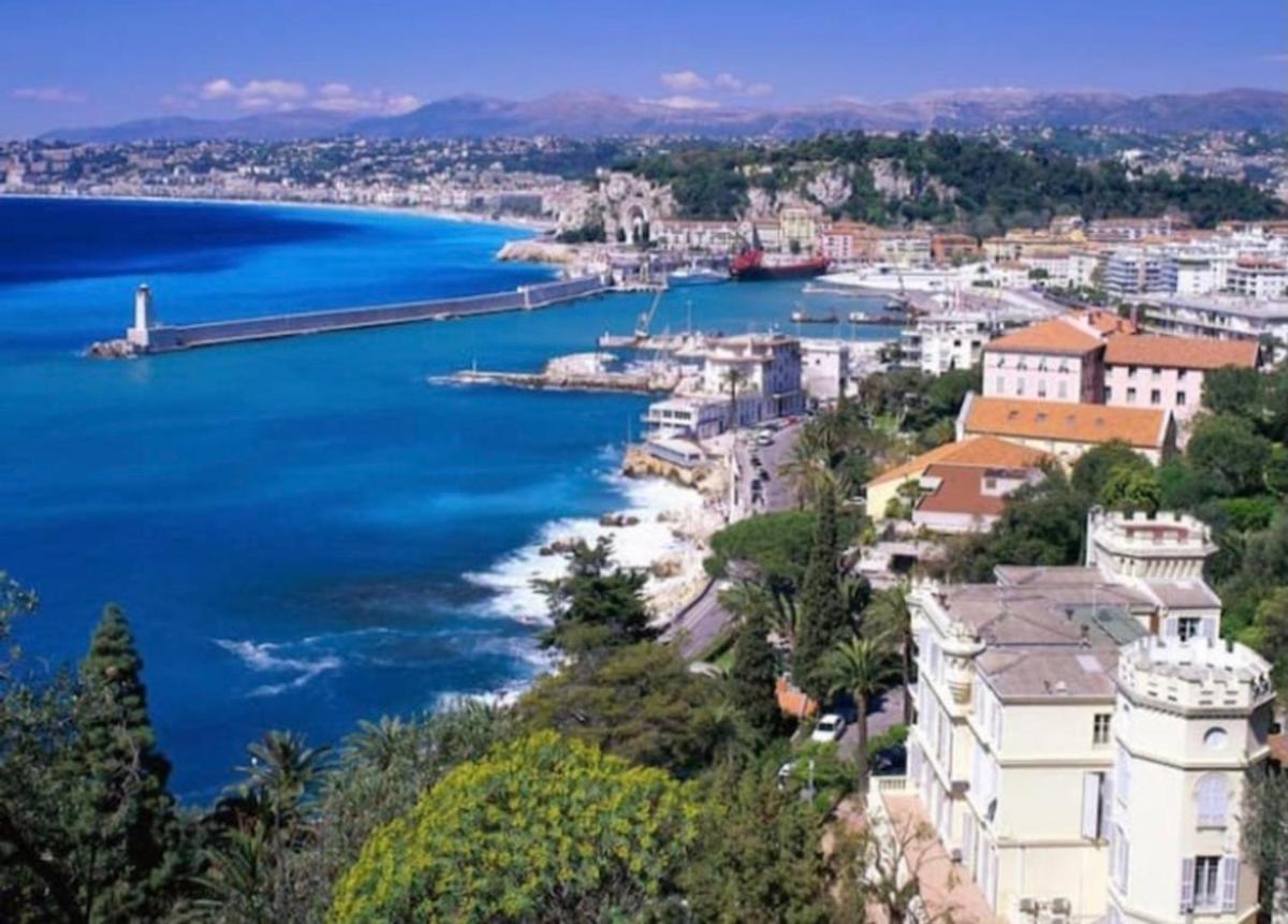 Great and light private room in the heart of Nice - Hizvo
