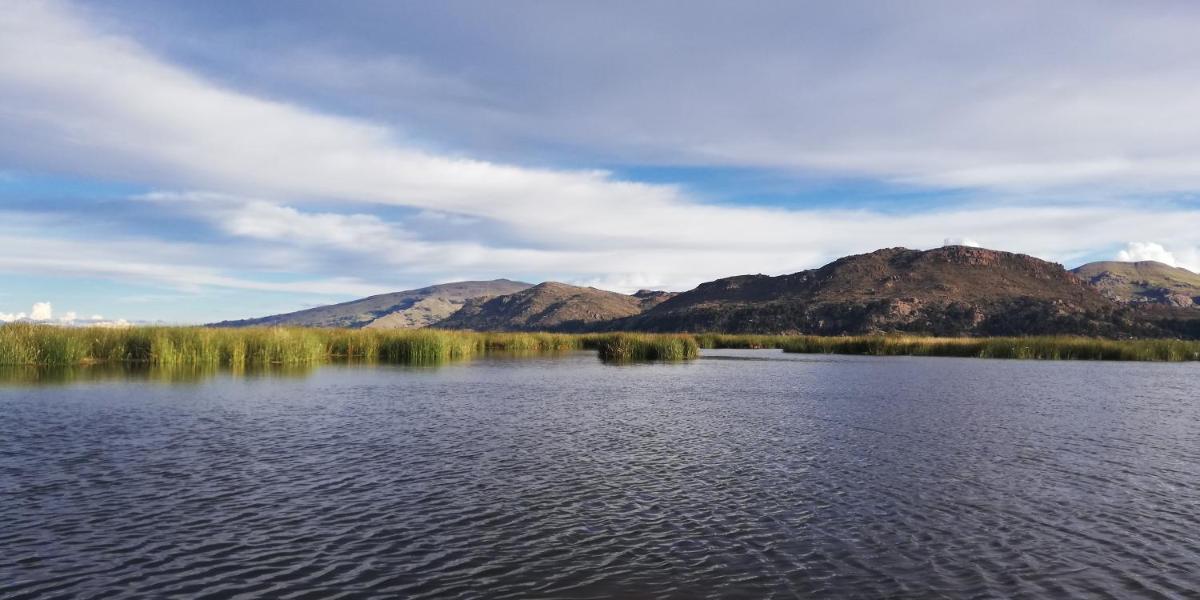Los Uros Lago Titicaca - Housity