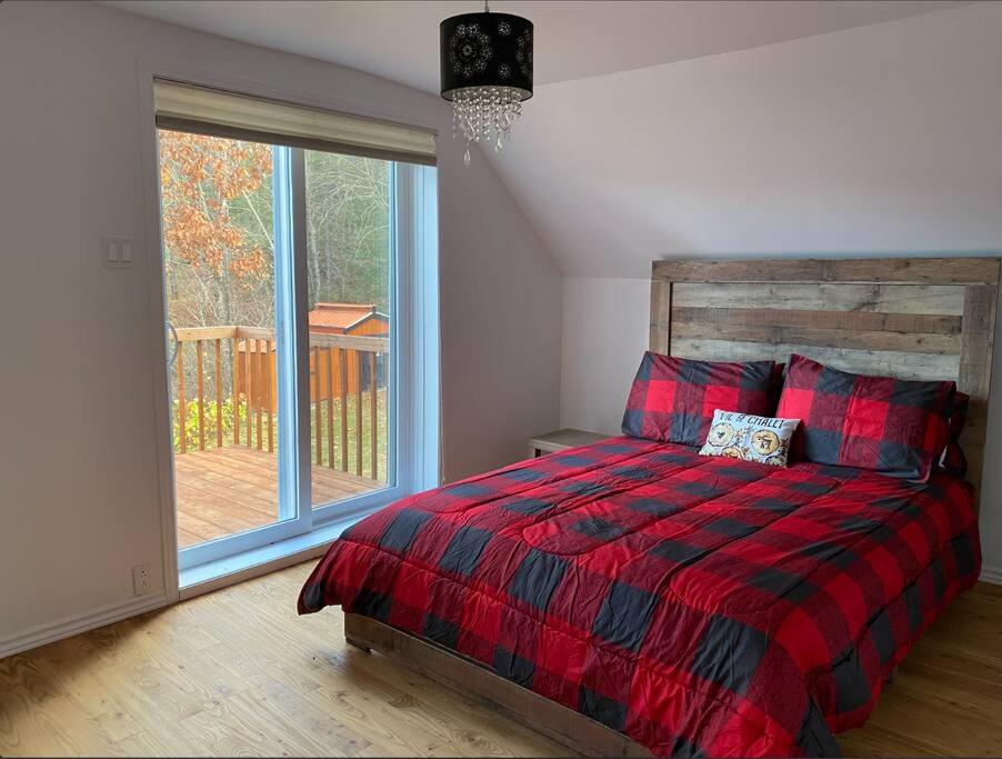 Le Road Shack-Mauricie-Motoneige- Chalets Galaxia - Housity