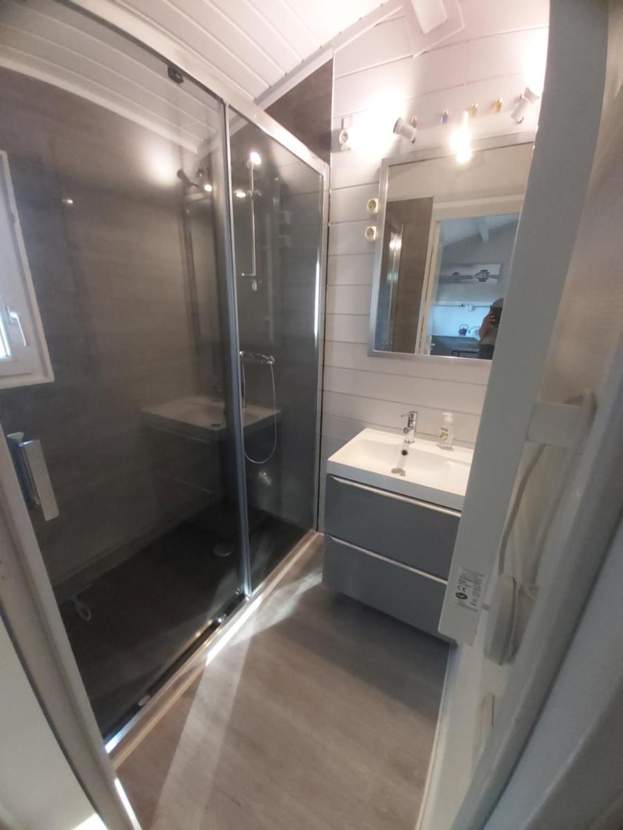 Chalet T3/clim/wifi/pkg/terrasse/15 min plages - Housity