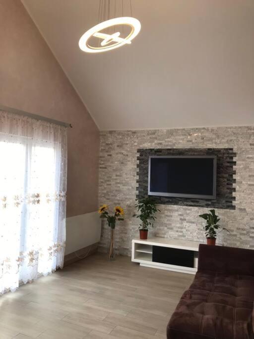 Maisonnette avec la terrasse - Housity