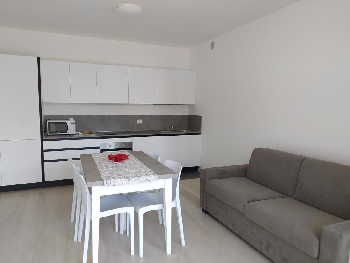 Jesolo Appartamenti F2 - Coral Red - Housity