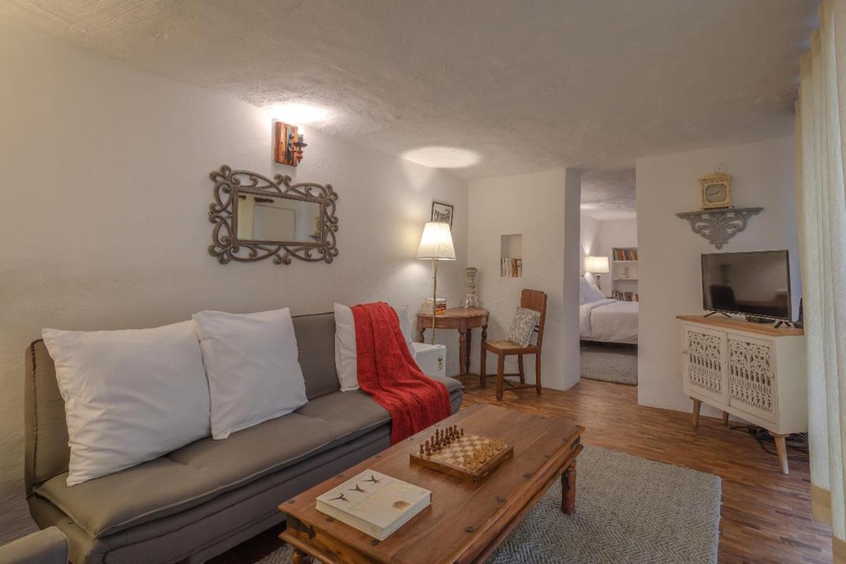 Sundays Forever - Hill Top Cottage - Housity