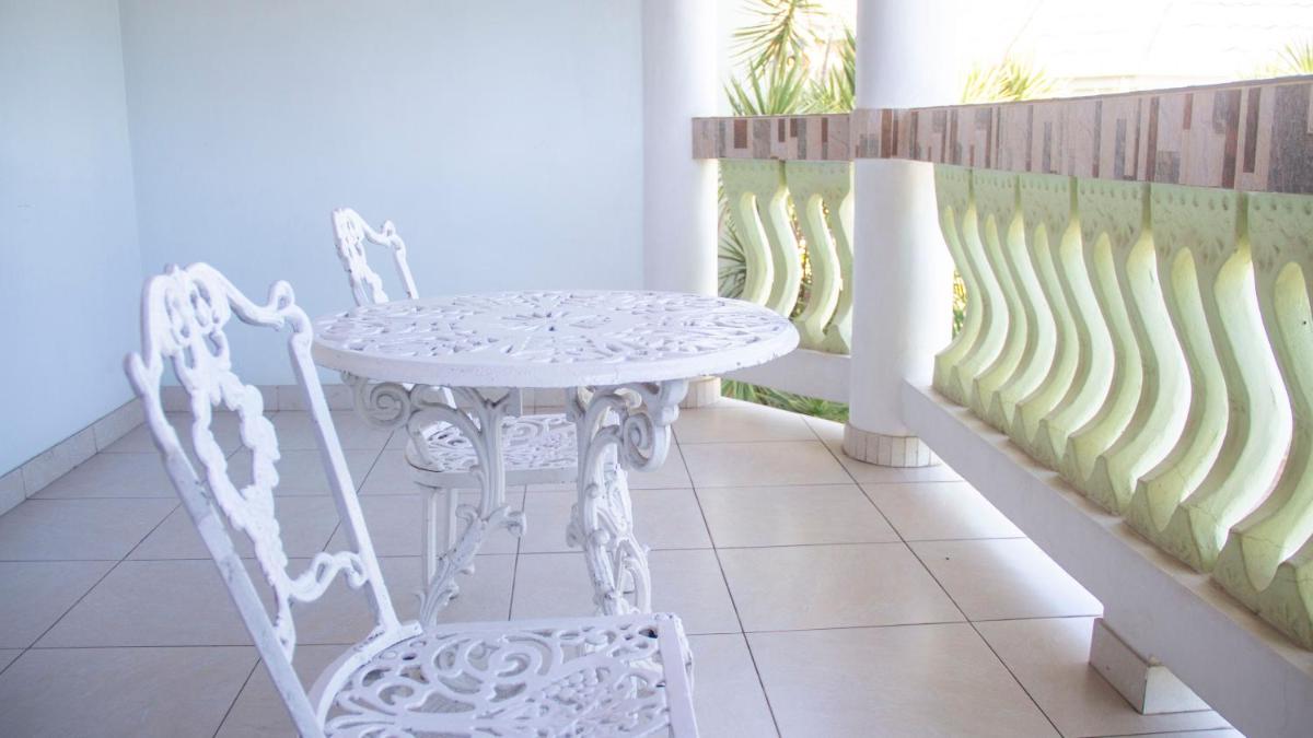 Holidays At Holiday Heaven - Housity