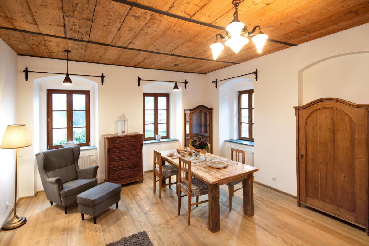 Apartmány Český Šternberk - Housity