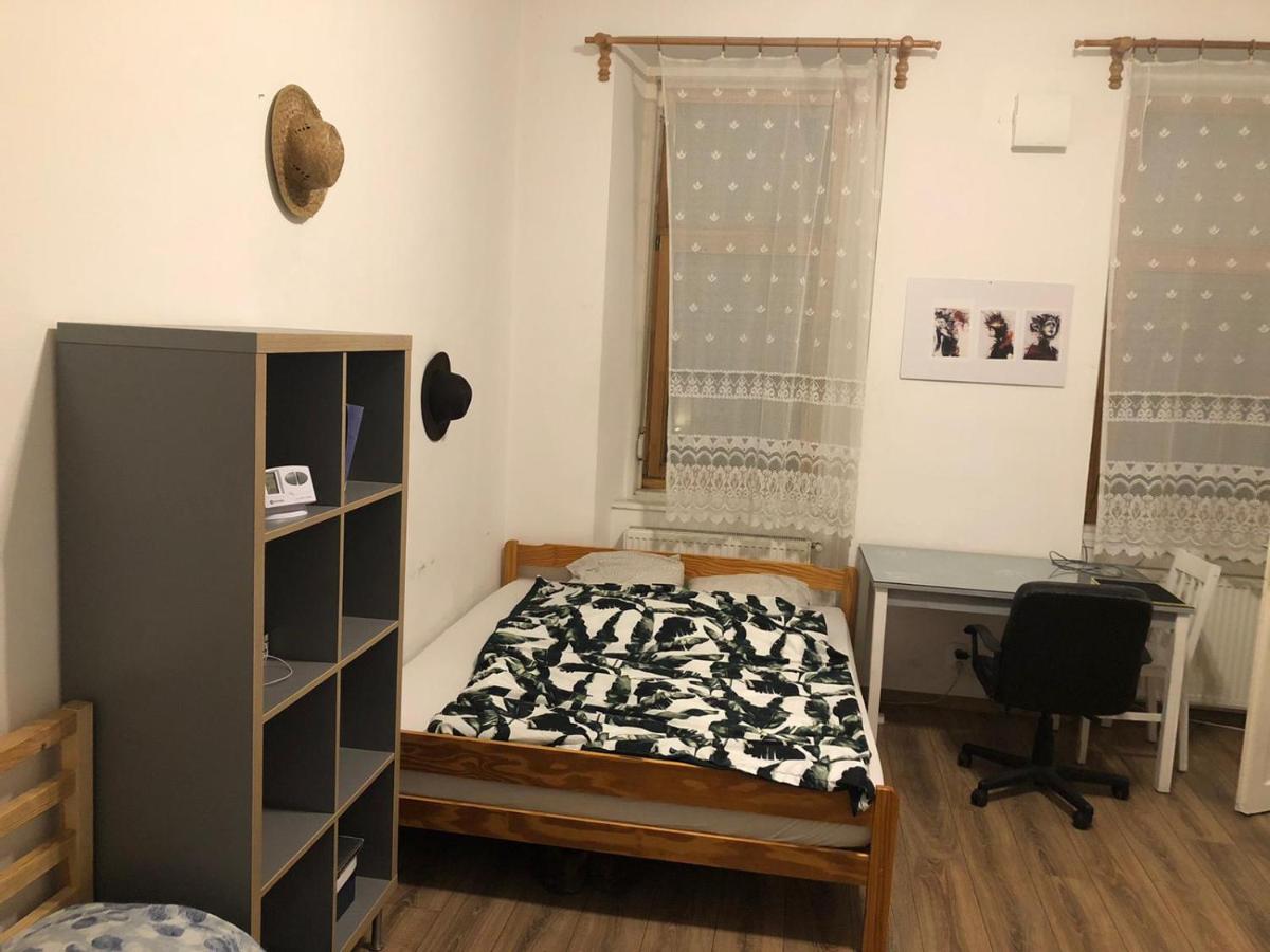 Spacious private room - Housity