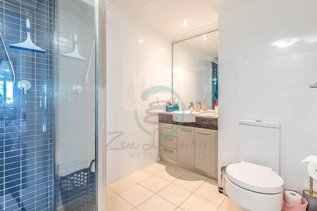 ZEN ESPLANADE 2-BR Executive Styled Family Retreat - Housity