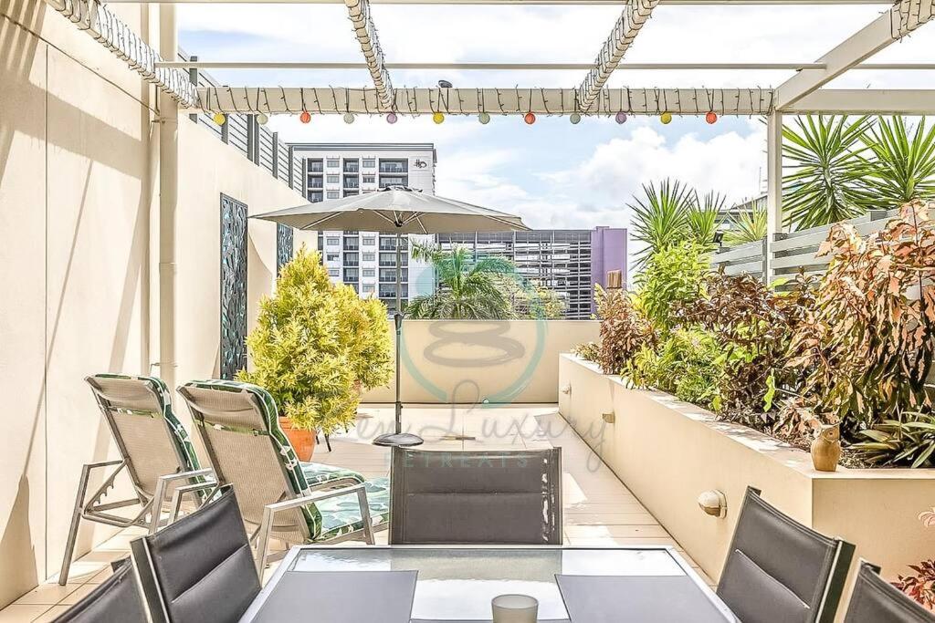 ZEN ESPLANADE 2-BR Executive Styled Family Retreat - Housity