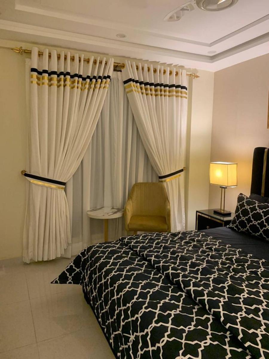Suitetrails - 1 Bedroom Apartment, Bahria Town Lahore Diamount01