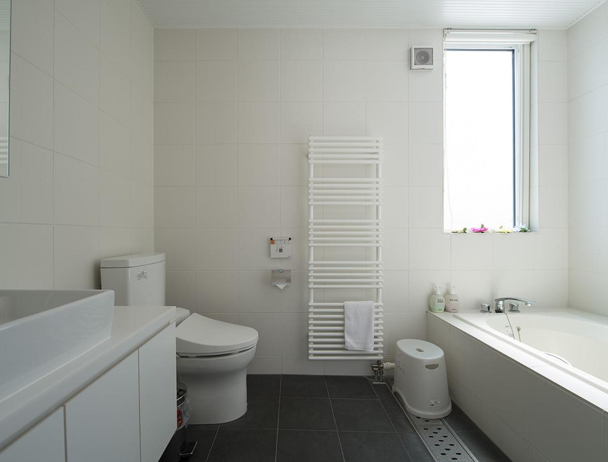 Ummei Ski Holiday House - Housity