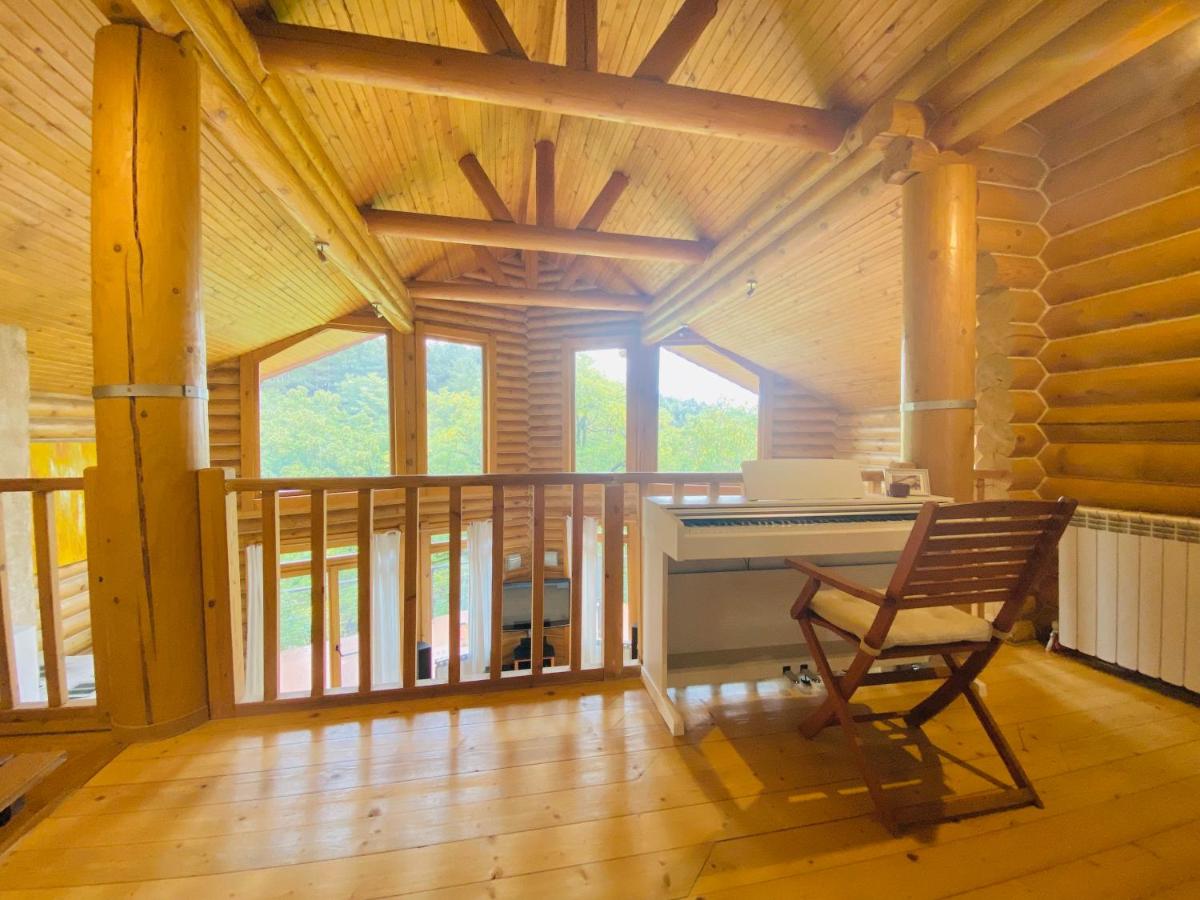 The Green Pine Chalet - Housity