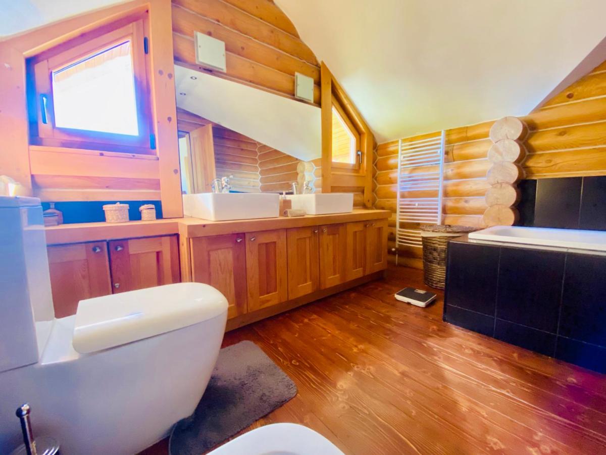The Green Pine Chalet - Housity