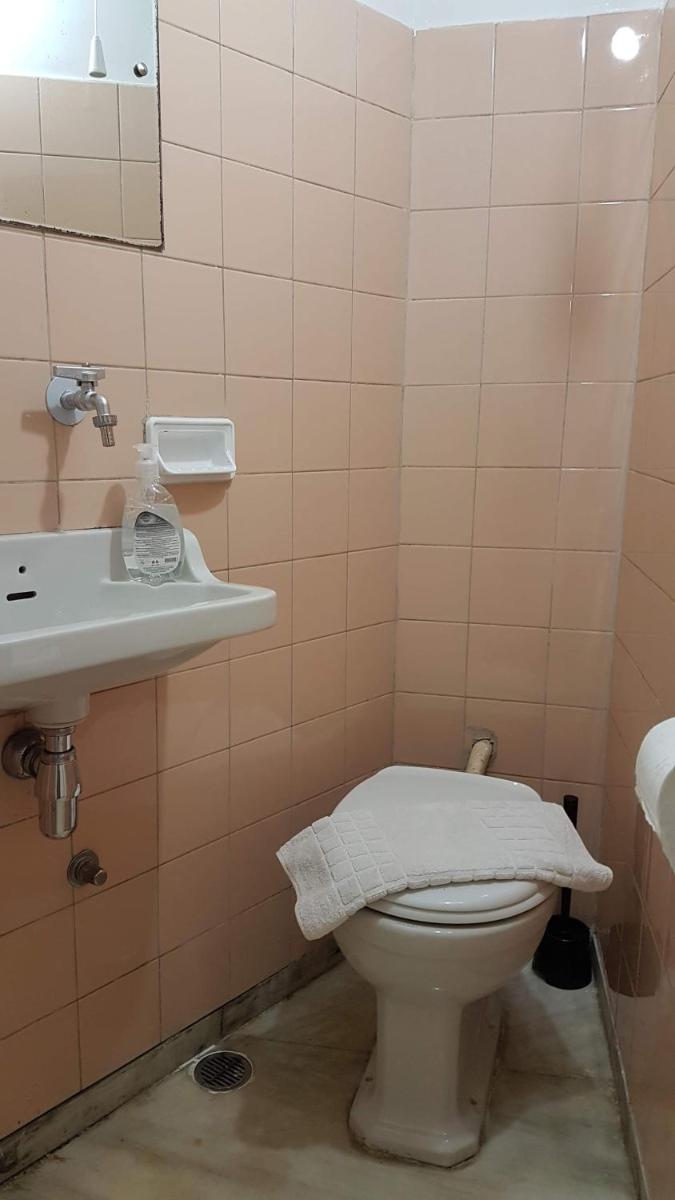 Suitetrails - Orange Apartment - Athens Center, 3 BD, 1.5 BATH