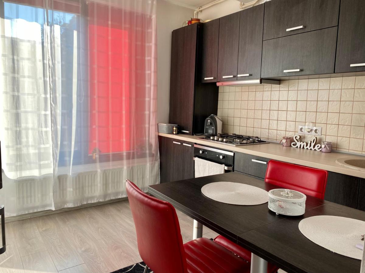 Laura Apartament - Housity