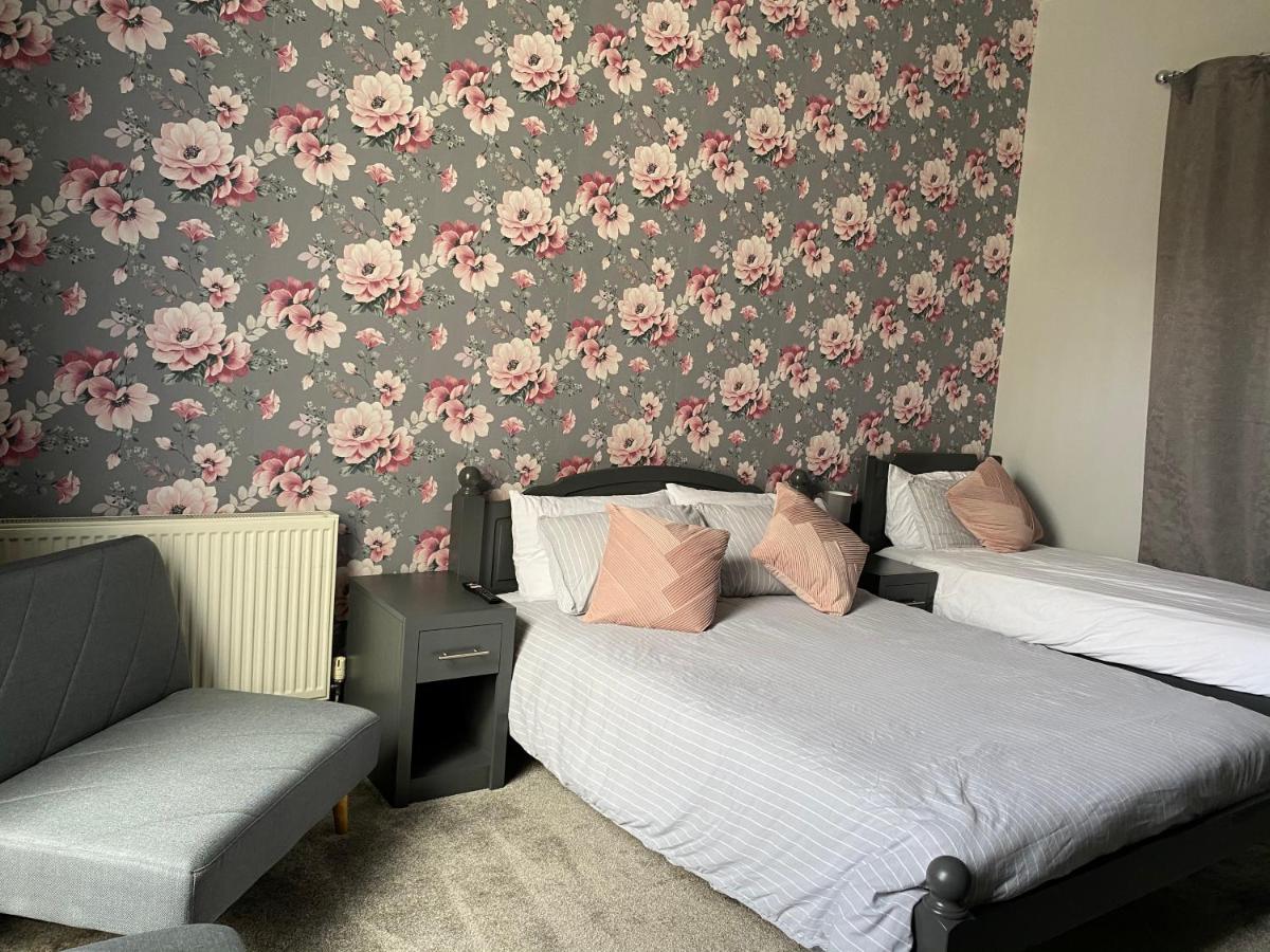 The Corner Rooms - Housity