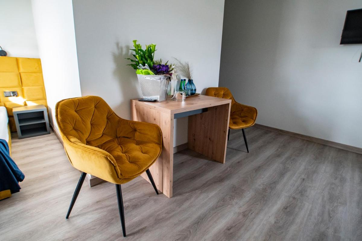 Centrum Konferencyjno-Bankietowe CHABROWY - Housity