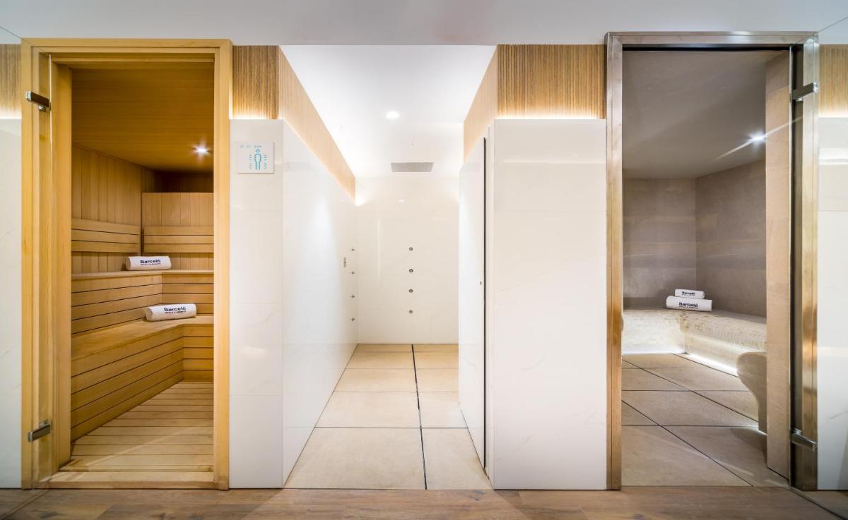 Un baño de Barceló Marbella