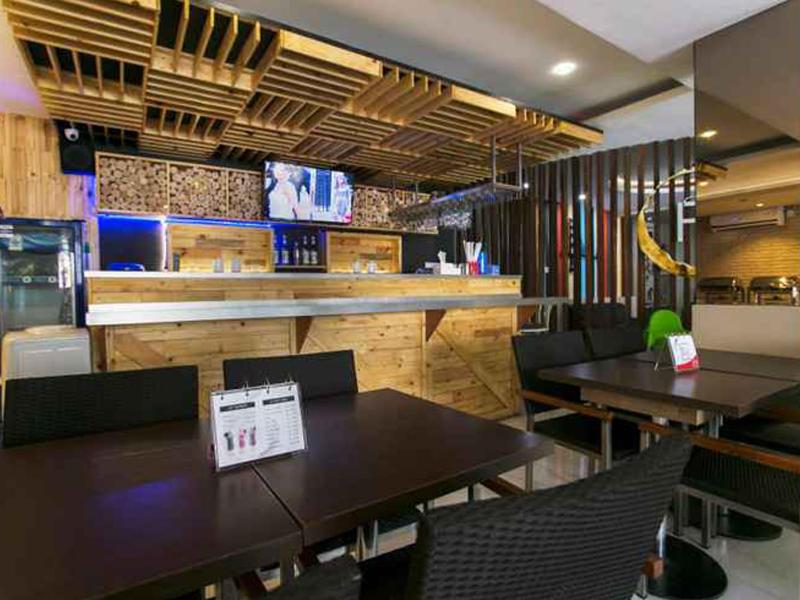 Life Puri Hotel Surabaya - Housity