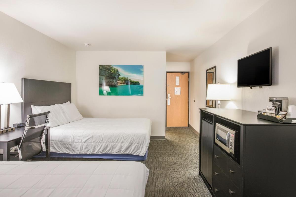 Americas Best Value Inn & Suites-Birch Run - Housity